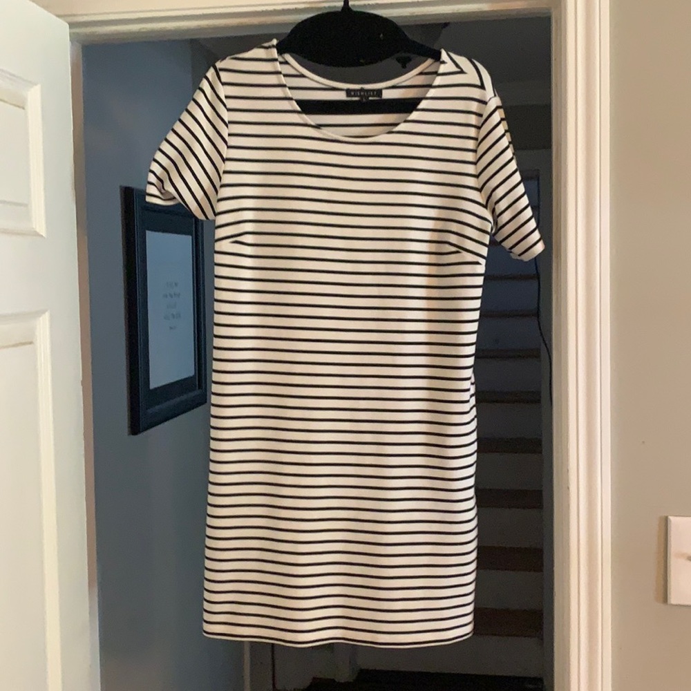 Casual summer dress with pockets! Size large.